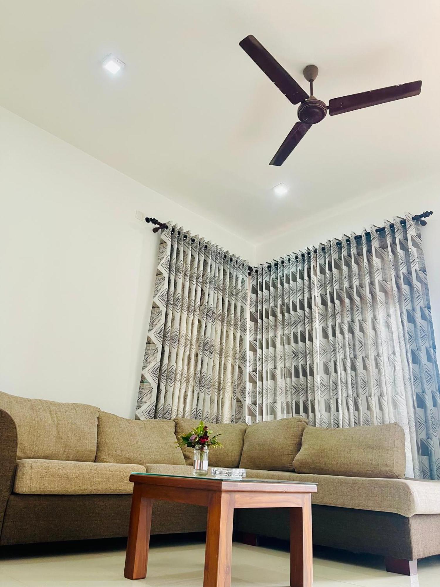 Sand & Surf Guest House Негомбо Экстерьер фото